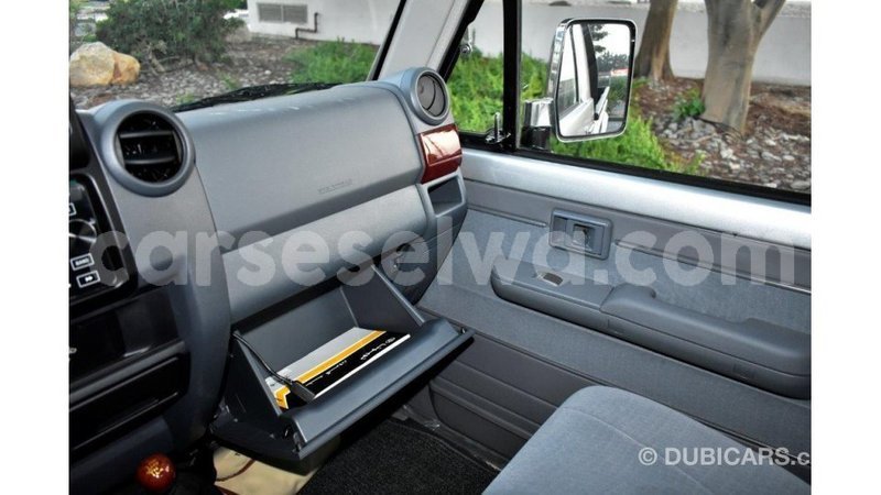 Big with watermark toyota land cruiser east mah%c3%a9 import dubai 5249