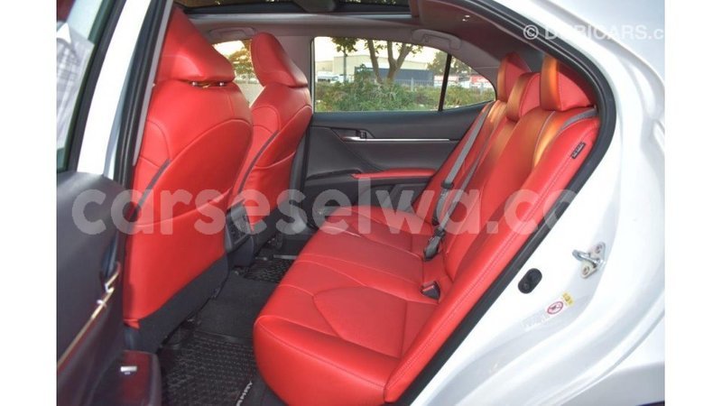 Big with watermark toyota camry east mah%c3%a9 import dubai 5251