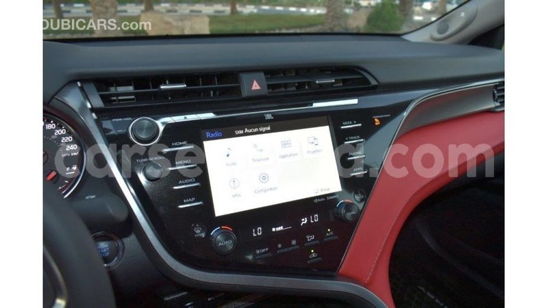 Big with watermark toyota camry east mah%c3%a9 import dubai 5251