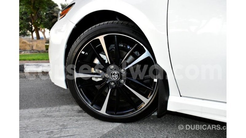 Big with watermark toyota camry east mah%c3%a9 import dubai 5251