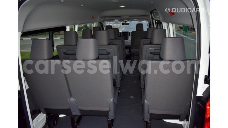 Big with watermark toyota hiace east mah%c3%a9 import dubai 5253