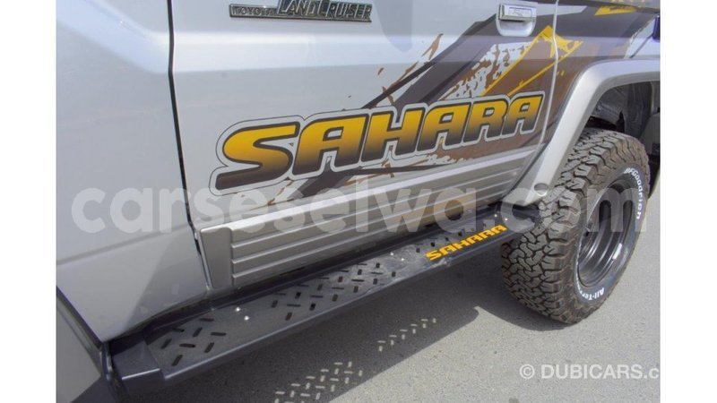 Big with watermark toyota land cruiser east mah%c3%a9 import dubai 5254