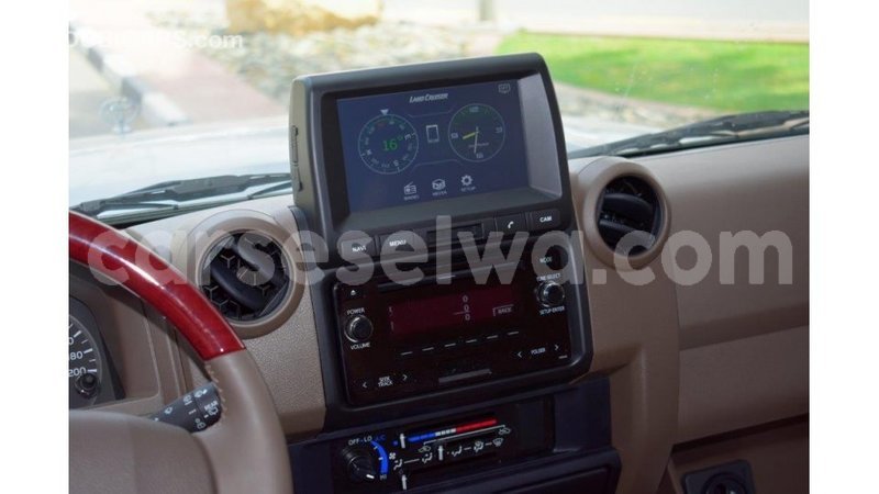 Big with watermark toyota land cruiser east mah%c3%a9 import dubai 5254