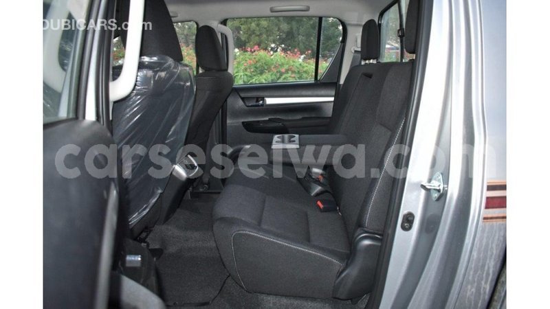 Big with watermark toyota hilux east mah%c3%a9 import dubai 5255