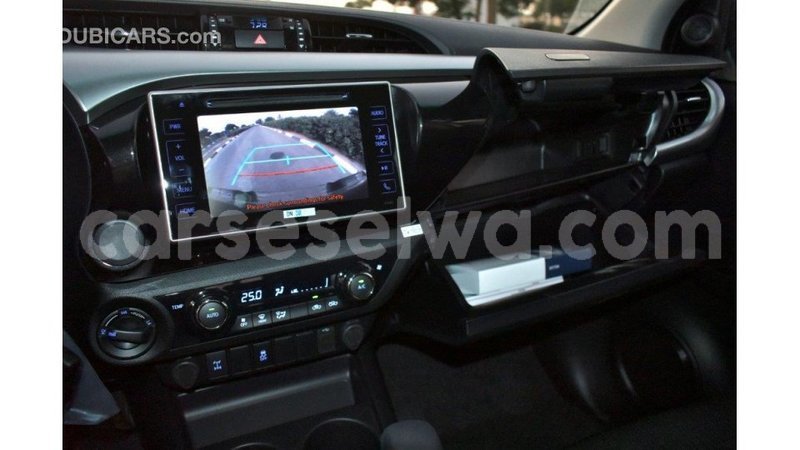 Big with watermark toyota hilux east mah%c3%a9 import dubai 5255