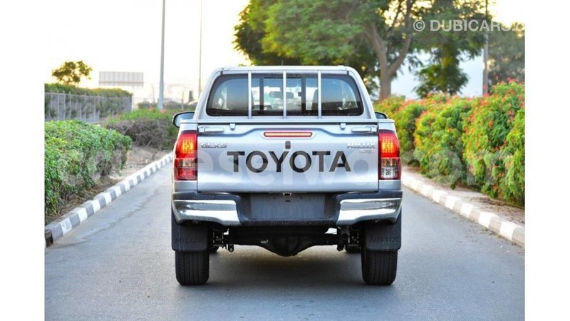 Big with watermark toyota hilux east mah%c3%a9 import dubai 5255