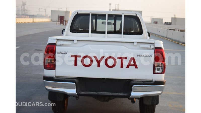 Big with watermark toyota hilux east mah%c3%a9 import dubai 5257