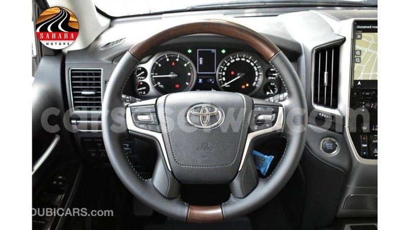 Big with watermark toyota land cruiser east mah%c3%a9 import dubai 5260