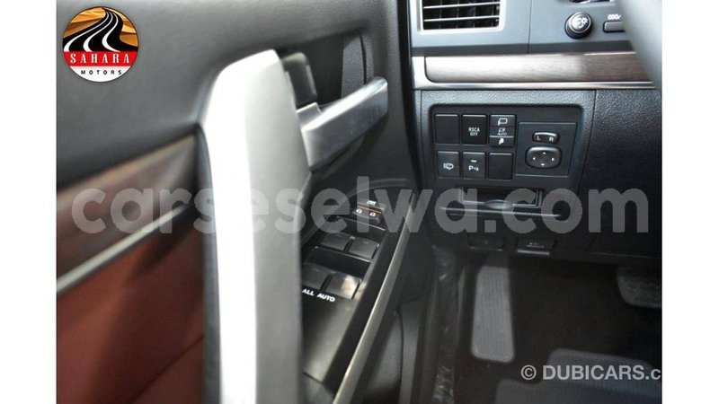 Big with watermark toyota land cruiser east mah%c3%a9 import dubai 5260