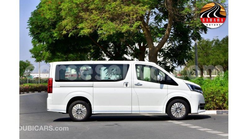 Big with watermark toyota granvia east mah%c3%a9 import dubai 5262