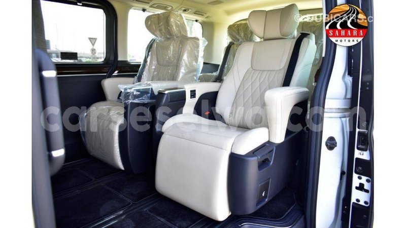 Big with watermark toyota granvia east mah%c3%a9 import dubai 5262