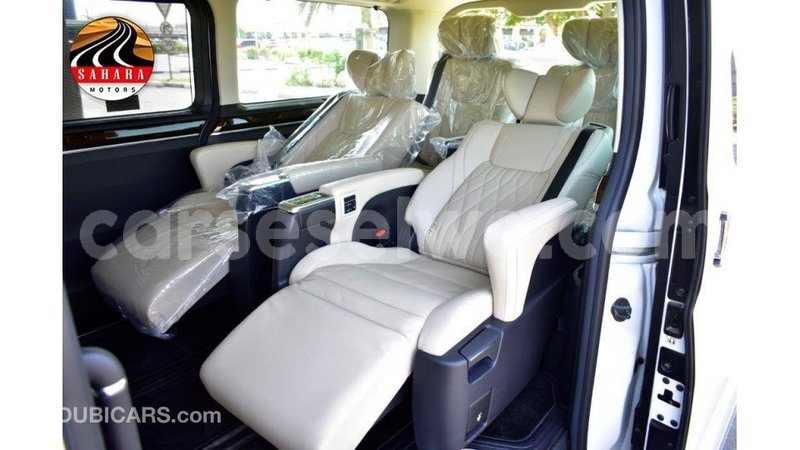 Big with watermark toyota granvia east mah%c3%a9 import dubai 5262