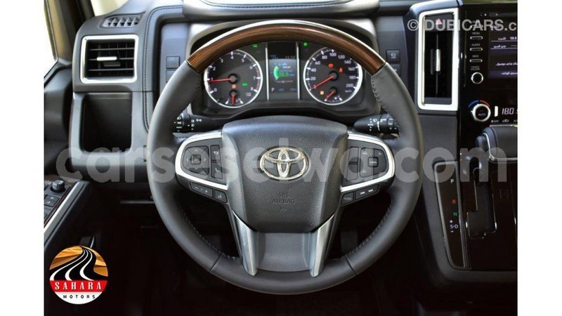 Big with watermark toyota granvia east mah%c3%a9 import dubai 5262