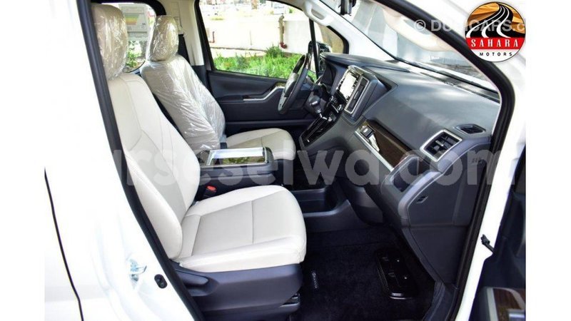 Big with watermark toyota granvia east mah%c3%a9 import dubai 5262
