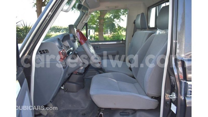 Big with watermark toyota land cruiser east mah%c3%a9 import dubai 5263