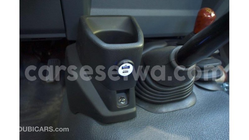 Big with watermark toyota land cruiser east mah%c3%a9 import dubai 5263