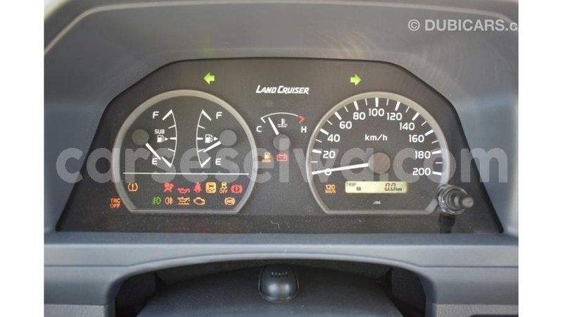 Big with watermark toyota land cruiser east mah%c3%a9 import dubai 5263