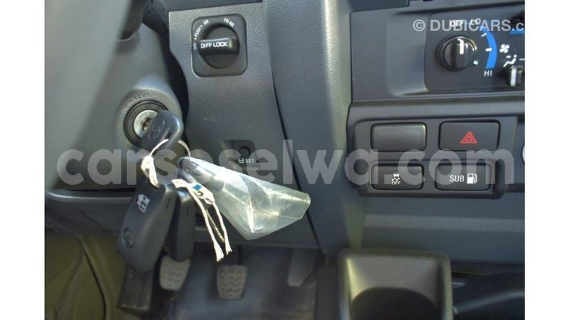 Big with watermark toyota land cruiser east mah%c3%a9 import dubai 5263