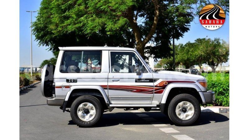 Big with watermark toyota land cruiser east mah%c3%a9 import dubai 5264