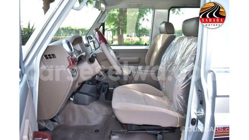 Big with watermark toyota land cruiser east mah%c3%a9 import dubai 5264