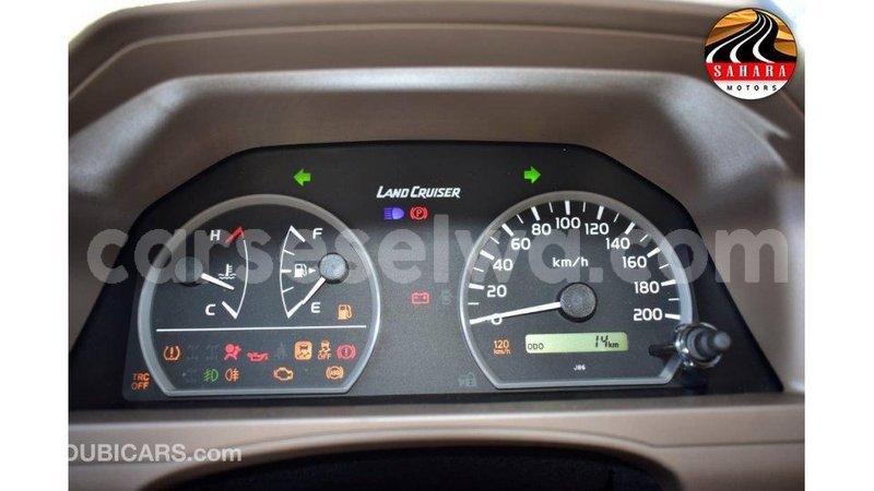 Big with watermark toyota land cruiser east mah%c3%a9 import dubai 5264