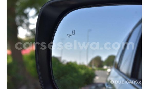 Buy Import Toyota Land Cruiser White Car in Import - Dubai in East Mahé Buy Import Toyota Land Cruiser White Car in Import - Dubai in East Mahé