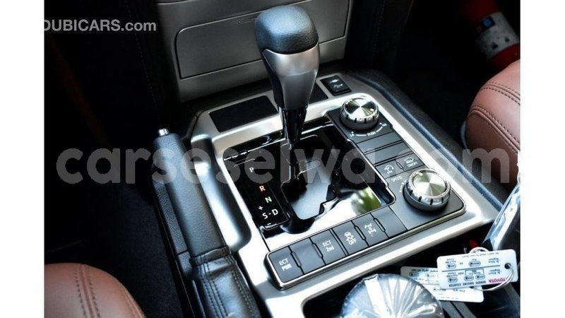 Big with watermark toyota land cruiser east mah%c3%a9 import dubai 5265