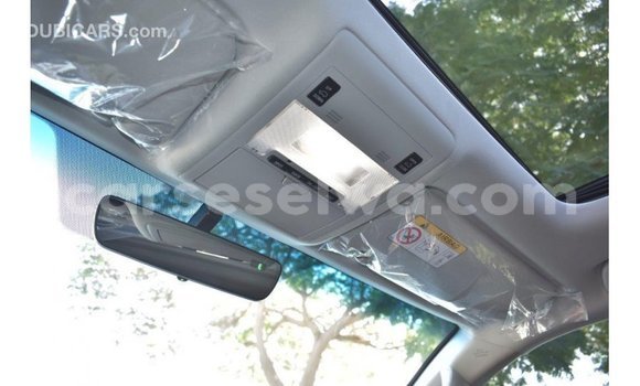 Buy Import Toyota Land Cruiser White Car in Import - Dubai in East Mahé Buy Import Toyota Land Cruiser White Car in Import - Dubai in East Mahé