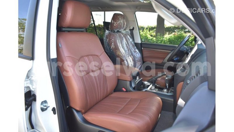 Big with watermark toyota land cruiser east mah%c3%a9 import dubai 5265