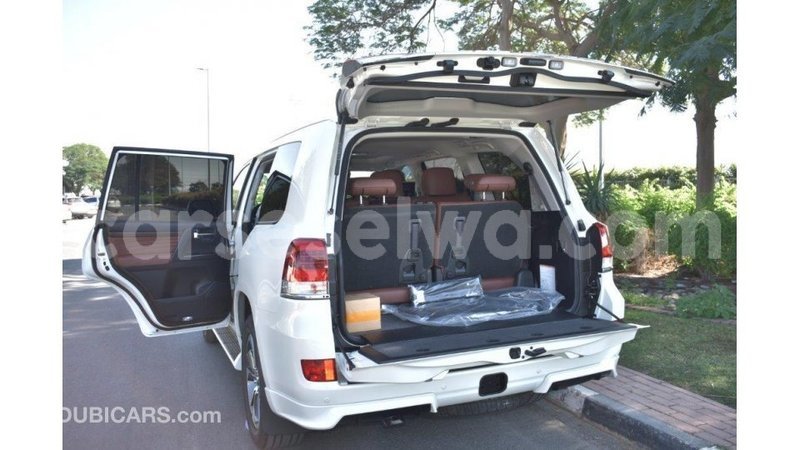 Big with watermark toyota land cruiser east mah%c3%a9 import dubai 5265