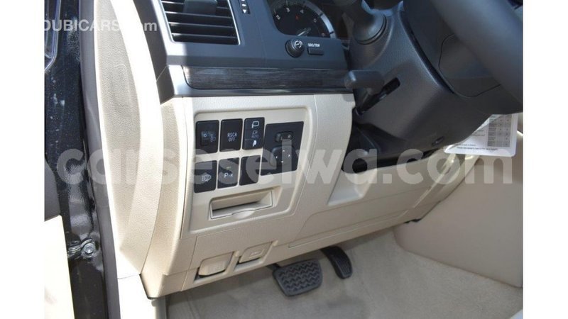 Big with watermark toyota land cruiser east mah%c3%a9 import dubai 5266