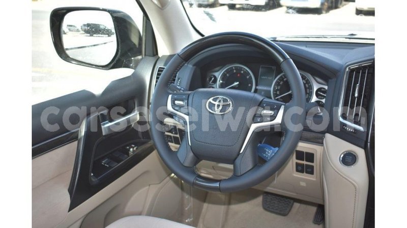 Big with watermark toyota land cruiser east mah%c3%a9 import dubai 5266