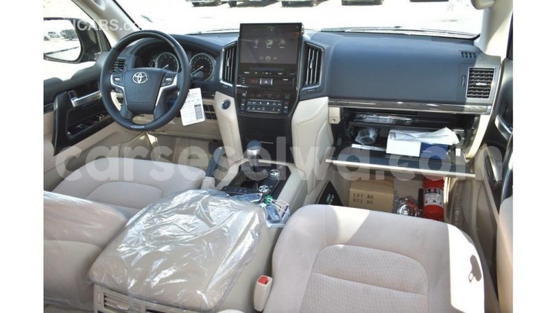 Big with watermark toyota land cruiser east mah%c3%a9 import dubai 5266