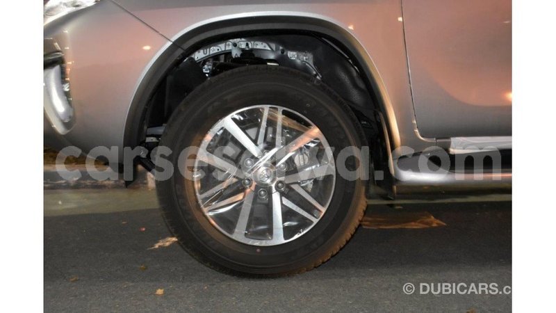 Big with watermark toyota fortuner east mah%c3%a9 import dubai 5267