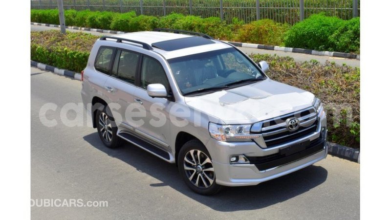 Big with watermark toyota land cruiser east mah%c3%a9 import dubai 5268