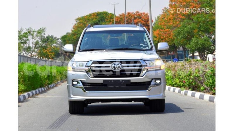 Big with watermark toyota land cruiser east mah%c3%a9 import dubai 5268