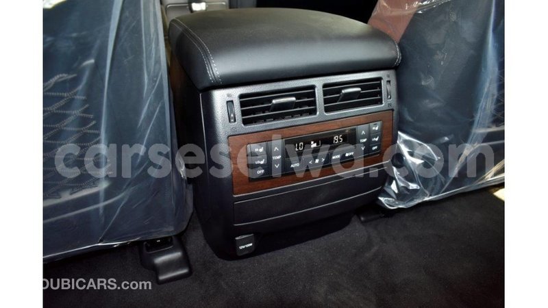 Big with watermark toyota land cruiser east mah%c3%a9 import dubai 5268