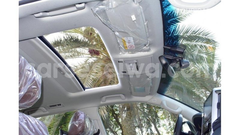 Big with watermark toyota land cruiser east mah%c3%a9 import dubai 5268