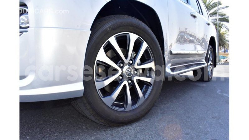 Big with watermark toyota land cruiser east mah%c3%a9 import dubai 5268