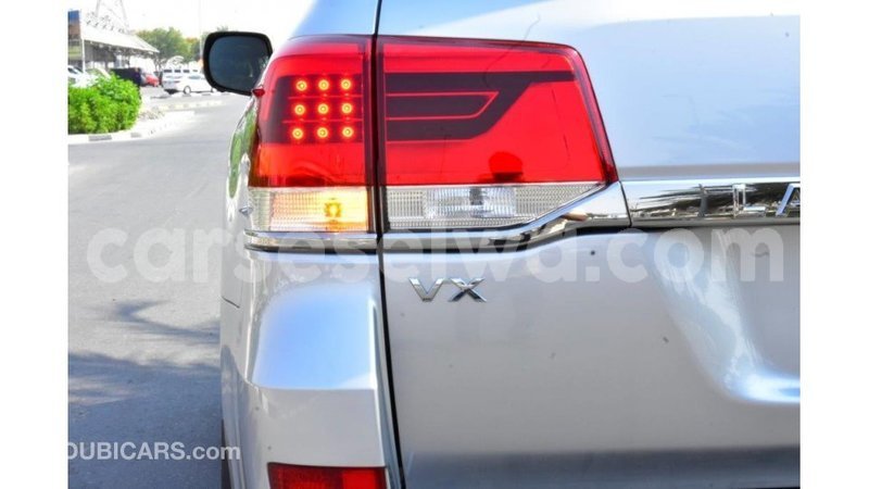 Big with watermark toyota land cruiser east mah%c3%a9 import dubai 5268