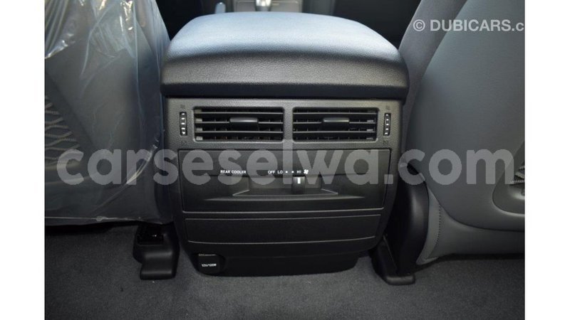 Big with watermark toyota land cruiser east mah%c3%a9 import dubai 5269