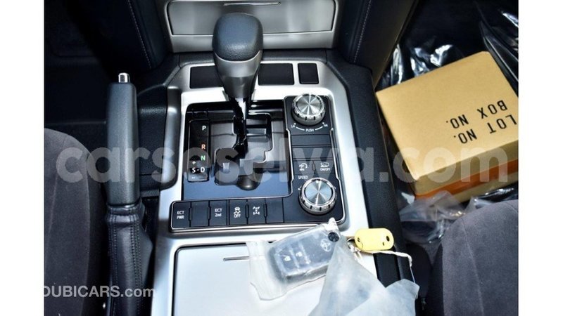 Big with watermark toyota land cruiser east mah%c3%a9 import dubai 5269