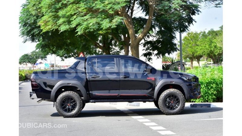 Big with watermark toyota hilux east mah%c3%a9 import dubai 5271