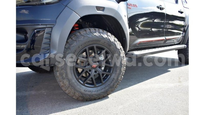 Big with watermark toyota hilux east mah%c3%a9 import dubai 5271