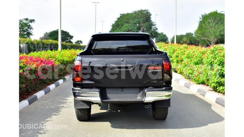 Big with watermark toyota hilux east mah%c3%a9 import dubai 5271
