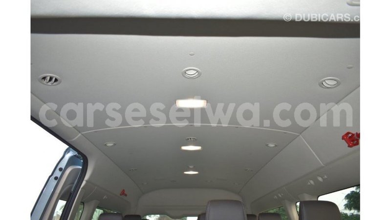 Big with watermark toyota hiace east mah%c3%a9 import dubai 5272