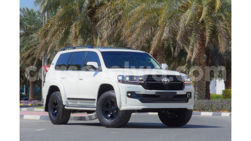 Big with watermark toyota land cruiser east mah%c3%a9 import dubai 5273