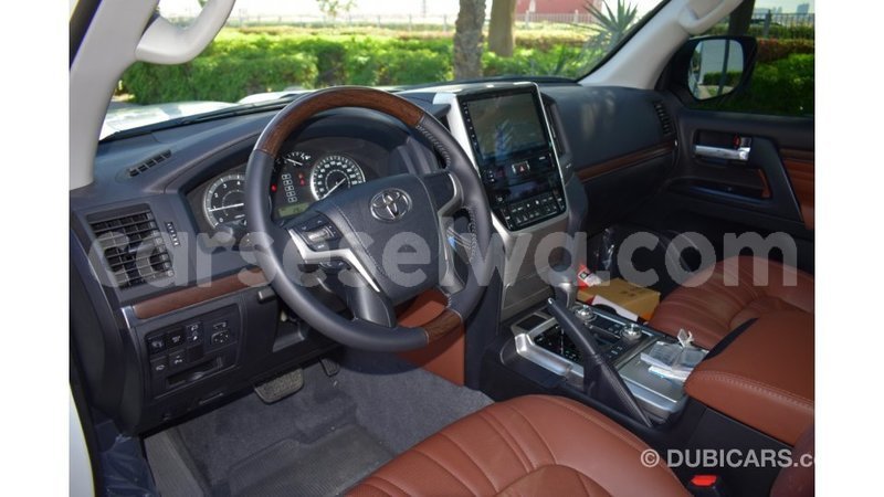 Big with watermark toyota land cruiser east mah%c3%a9 import dubai 5273