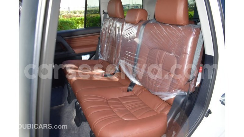 Big with watermark toyota land cruiser east mah%c3%a9 import dubai 5273