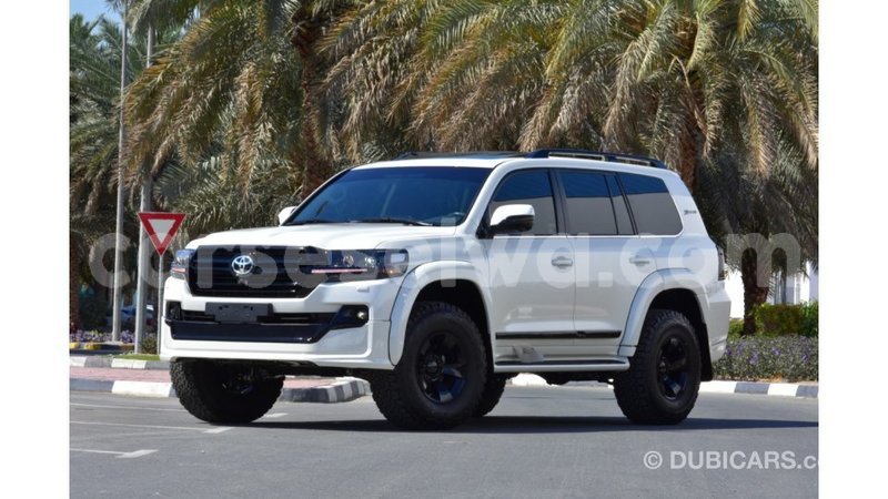 Big with watermark toyota land cruiser east mah%c3%a9 import dubai 5273